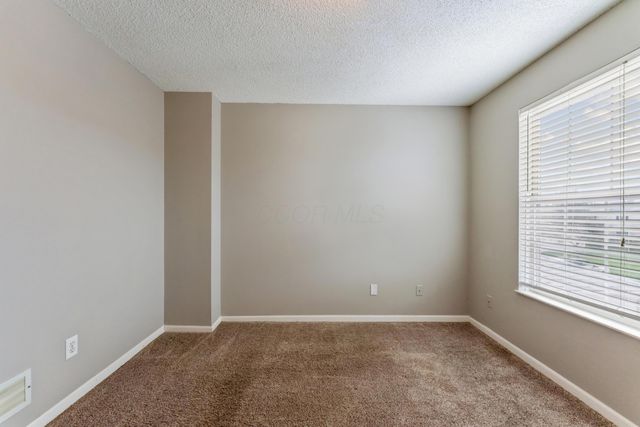 5728 Snow Drive, Hilliard, OH 43026