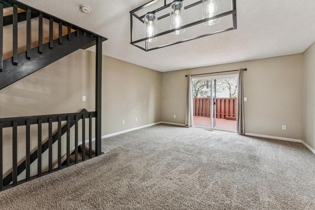 5728 Snow Drive, Hilliard, OH 43026