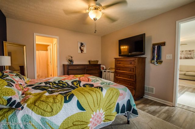1028 Bogard Ln, Mt Washington, KY 40047