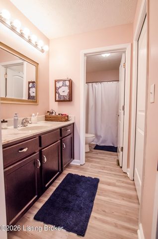 1028 Bogard Ln, Mt Washington, KY 40047