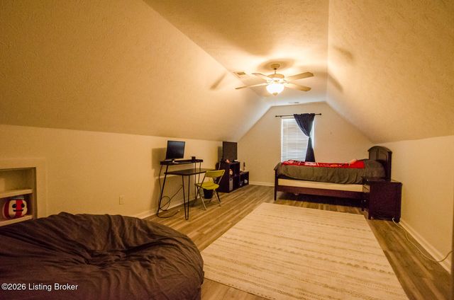 1028 Bogard Ln, Mt Washington, KY 40047