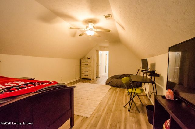 1028 Bogard Ln, Mt Washington, KY 40047