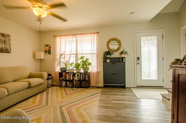 1028 Bogard Ln, Mt Washington, KY 40047