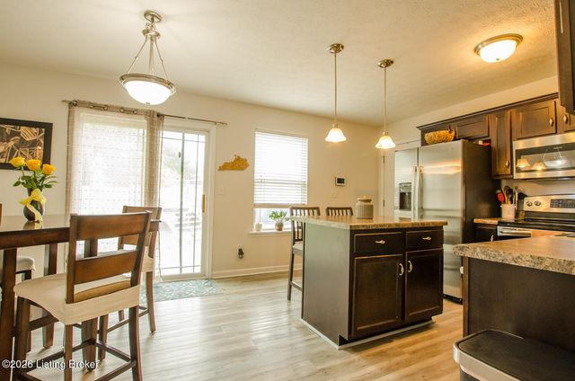 1028 Bogard Ln, Mt Washington, KY 40047