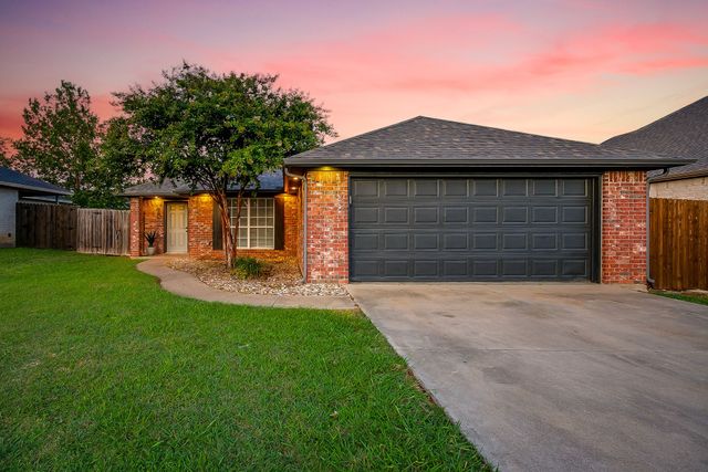 208 Cheyenne Trail, Alvarado, TX 76009