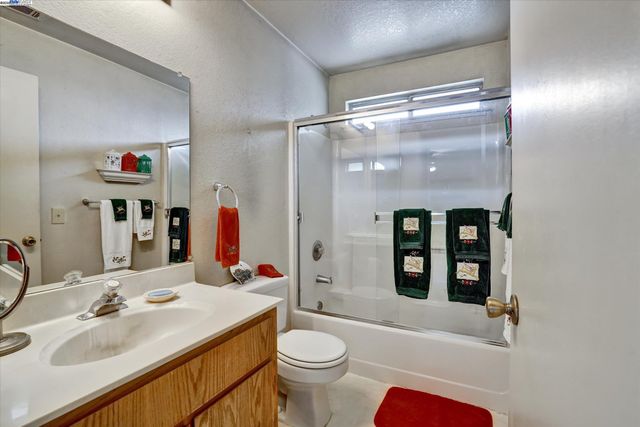 1446 Chateau Cmn 208, Livermore, CA 94550