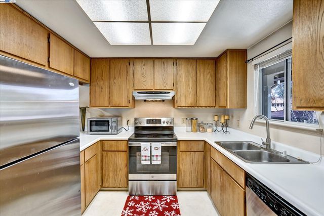 1446 Chateau Cmn 208, Livermore, CA 94550