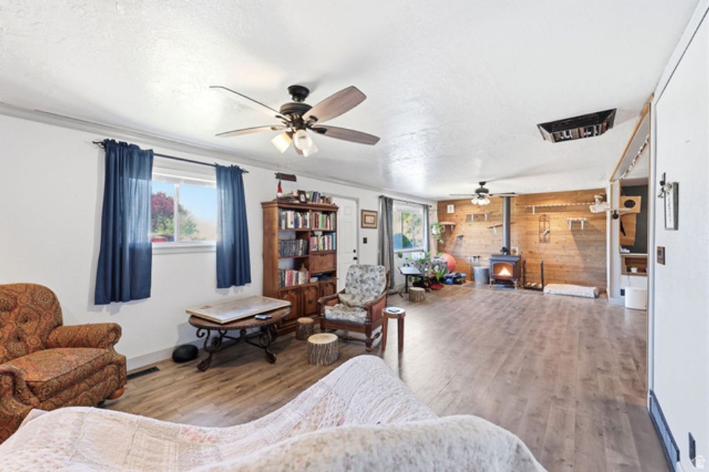 Image 3 of property listing at 1380 E 550 S, Spanish Fork, UT 84660