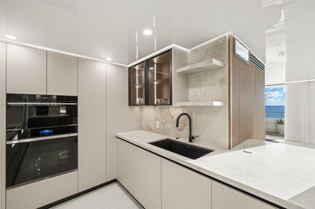 5555 Collins Ave 16H, Miami Beach, FL 33140