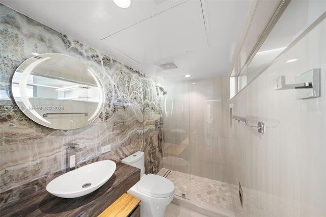 5555 Collins Ave 16H, Miami Beach, FL 33140