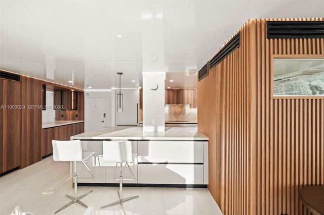 5555 Collins Ave 16H, Miami Beach, FL 33140