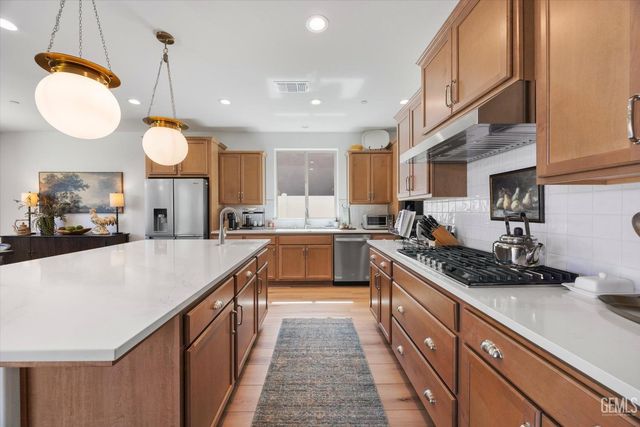 2302 Penley Court, Bakersfield, CA 93311