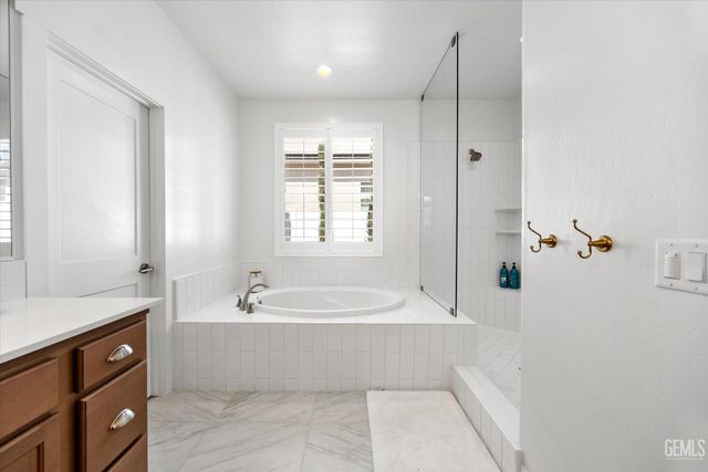 2302 Penley Court, Bakersfield, CA 93311