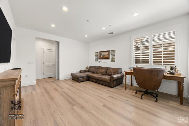 2302 Penley Court, Bakersfield, CA 93311