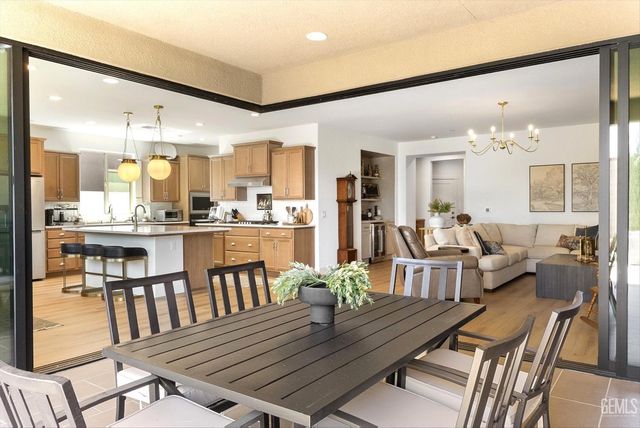 2302 Penley Court, Bakersfield, CA 93311