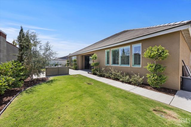 2302 Penley Court, Bakersfield, CA 93311