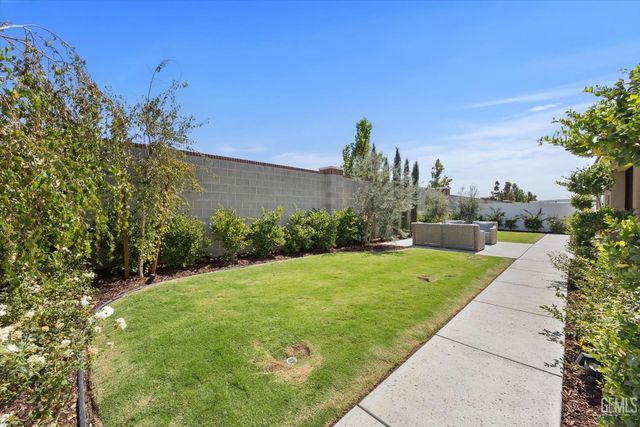2302 Penley Court, Bakersfield, CA 93311