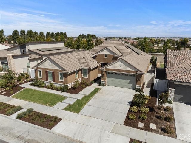2302 Penley Court, Bakersfield, CA 93311