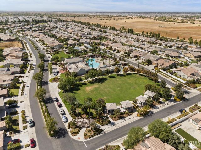2302 Penley Court, Bakersfield, CA 93311