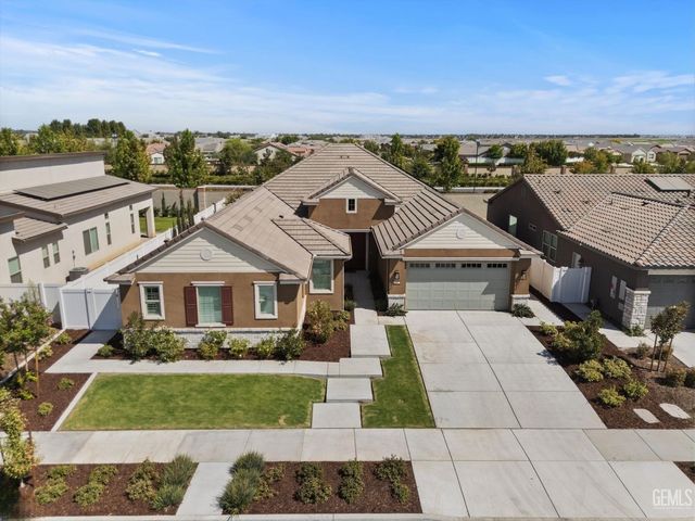 2302 Penley Court, Bakersfield, CA 93311