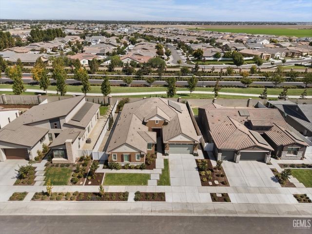 2302 Penley Court, Bakersfield, CA 93311