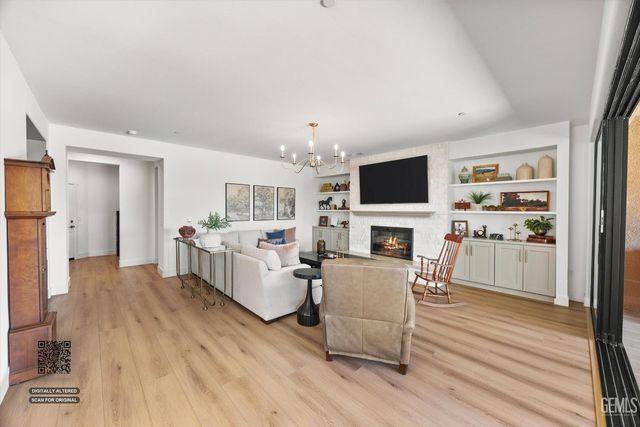 2302 Penley Court, Bakersfield, CA 93311