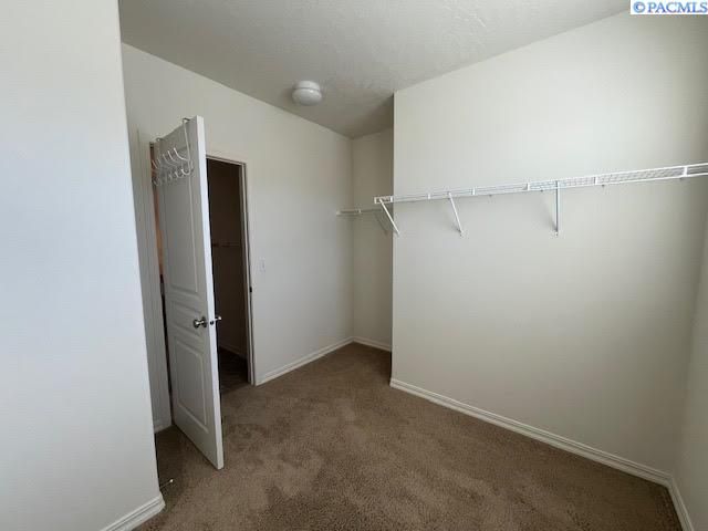 5206 Spirea Dr, West Richland, WA 99352