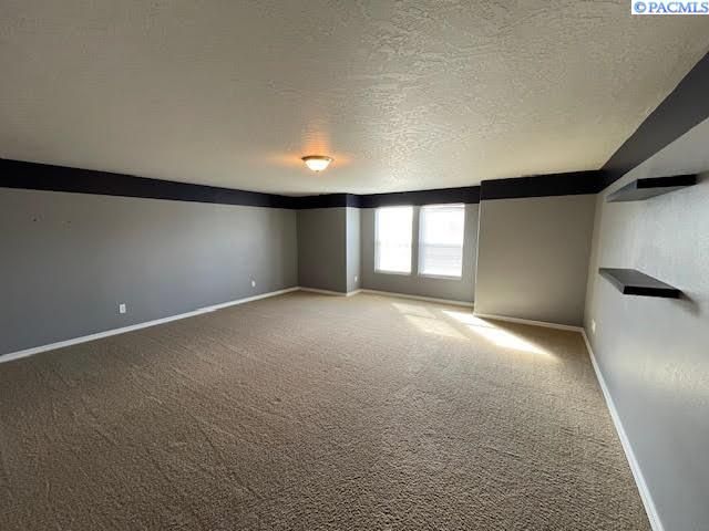 5206 Spirea Dr, West Richland, WA 99352