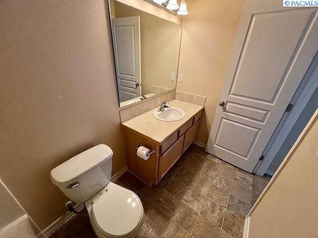 5206 Spirea Dr, West Richland, WA 99352