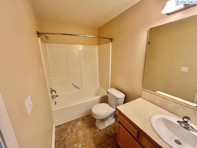 5206 Spirea Dr, West Richland, WA 99352