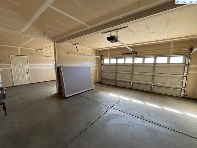 5206 Spirea Dr, West Richland, WA 99352