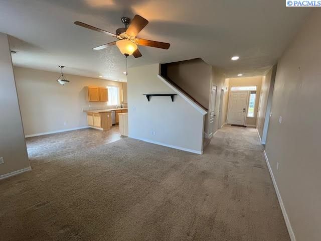 5206 Spirea Dr, West Richland, WA 99352