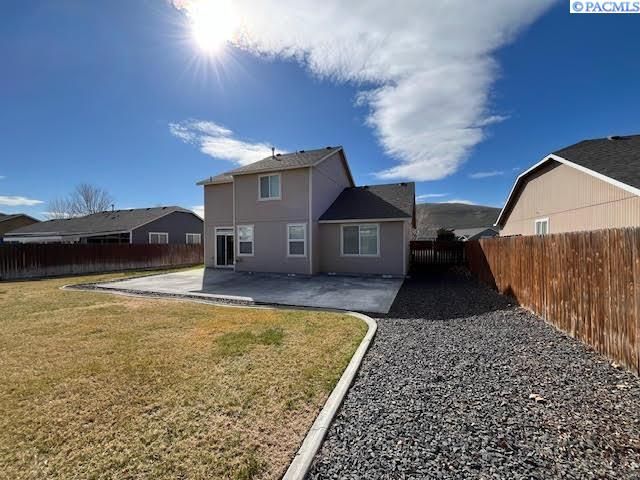 5206 Spirea Dr, West Richland, WA 99352