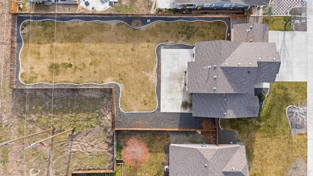 5206 Spirea Dr, West Richland, WA 99352