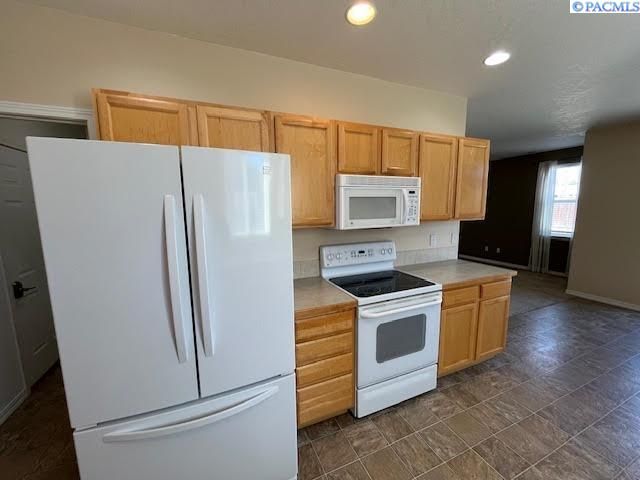 5206 Spirea Dr, West Richland, WA 99352