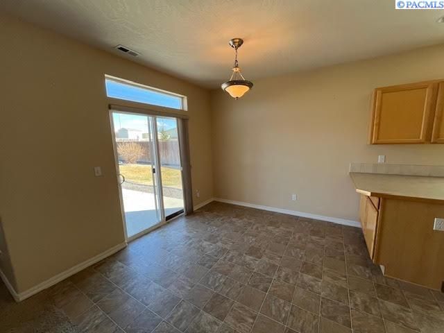 5206 Spirea Dr, West Richland, WA 99352