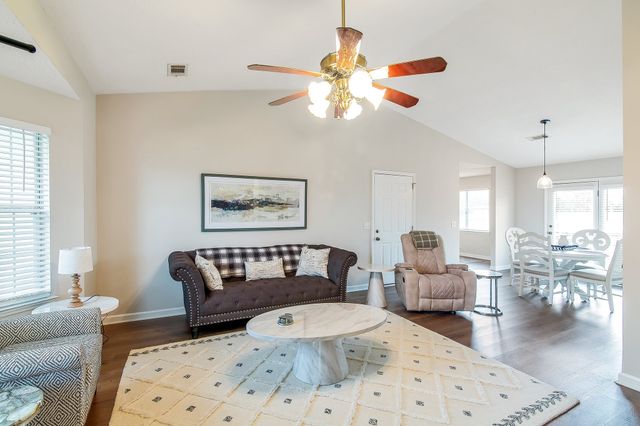 77 Rolling Meadows Dr, Goodlettsville, TN 37072
