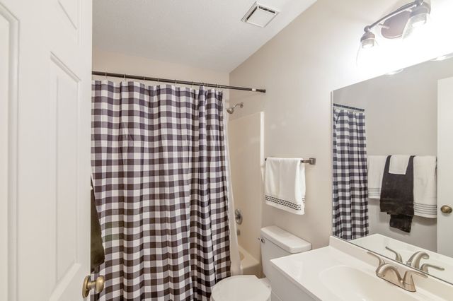 77 Rolling Meadows Dr, Goodlettsville, TN 37072