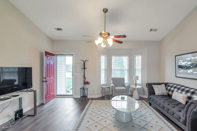 77 Rolling Meadows Dr, Goodlettsville, TN 37072