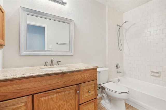 2006 Wildwood Ridge Drive, Missouri City, TX 77489