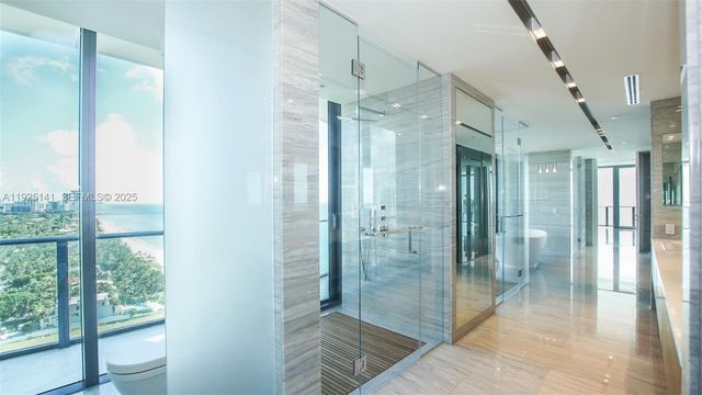 19575 COLLINS AV 19, Sunny Isles Beach, FL 33160