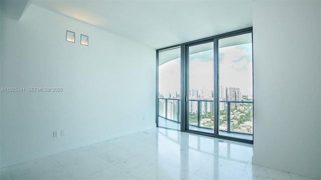 19575 COLLINS AV 19, Sunny Isles Beach, FL 33160