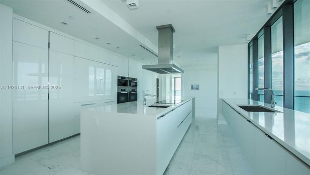 19575 COLLINS AV 19, Sunny Isles Beach, FL 33160