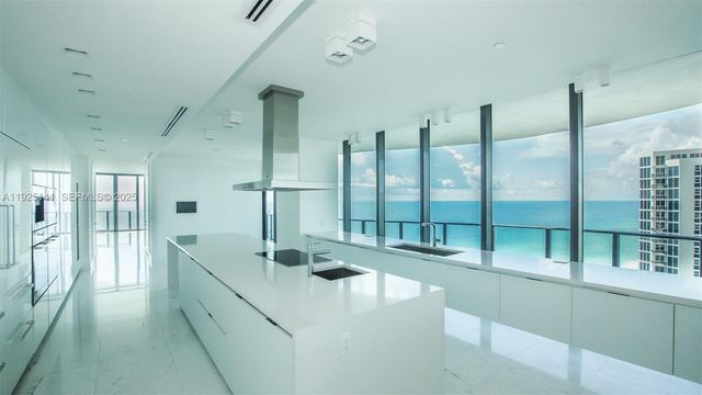 19575 COLLINS AV 19, Sunny Isles Beach, FL 33160