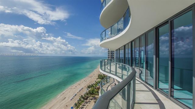 19575 COLLINS AV 19, Sunny Isles Beach, FL 33160