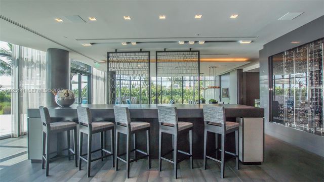 19575 COLLINS AV 19, Sunny Isles Beach, FL 33160