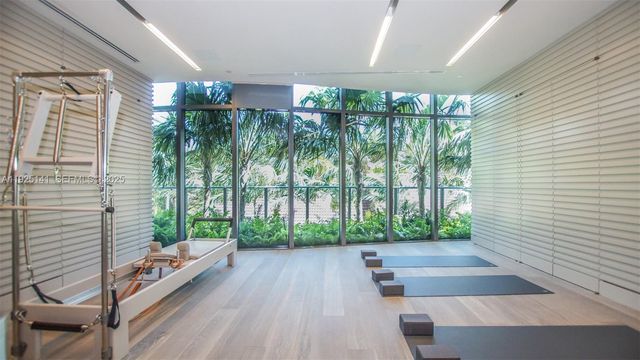 19575 COLLINS AV 19, Sunny Isles Beach, FL 33160