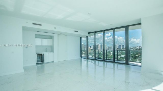 19575 COLLINS AV 19, Sunny Isles Beach, FL 33160