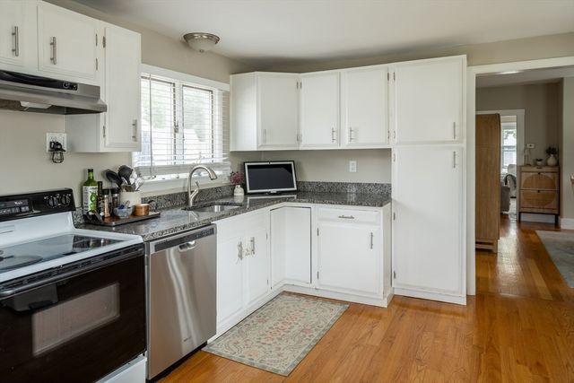 101 Bartholomew St, Peabody, MA 01960