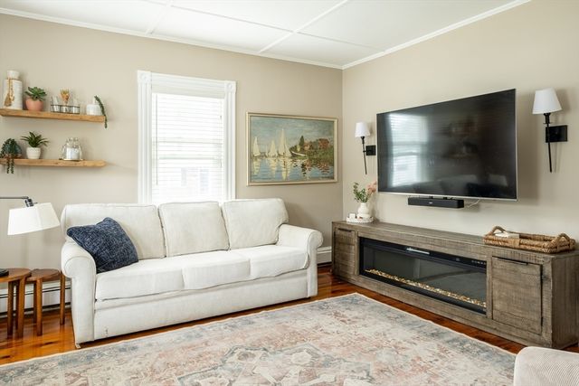 101 Bartholomew St, Peabody, MA 01960
